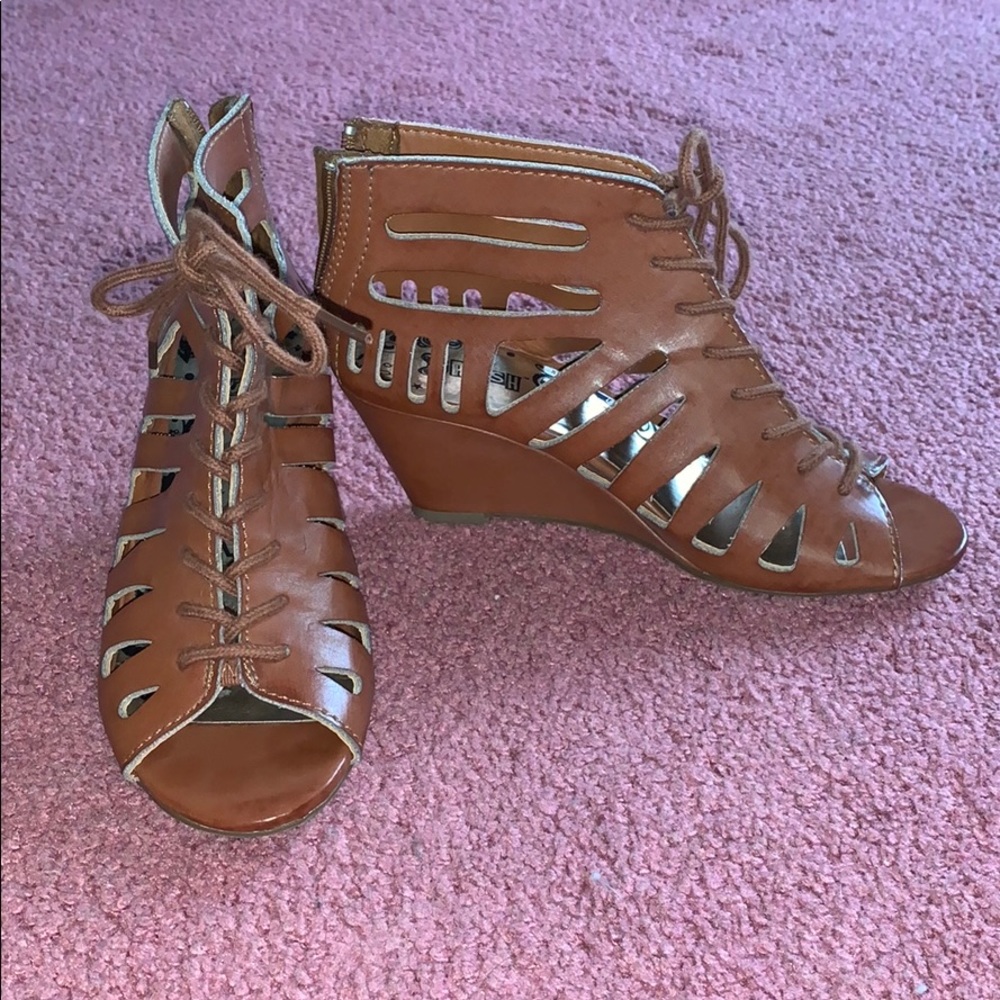Cute wedge